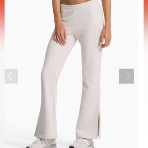 NWT Vuori Sedona Wide Leg Sweat pant.